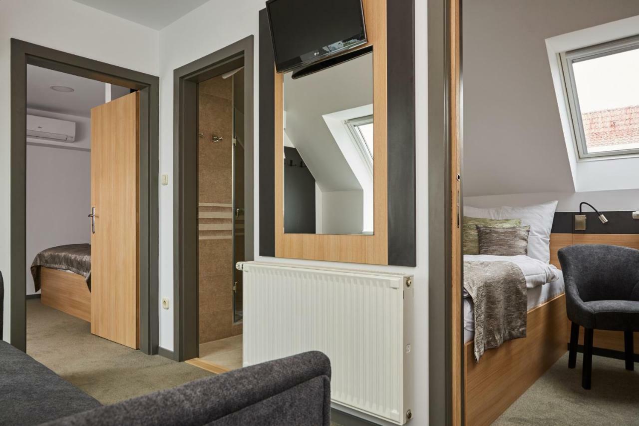 Gold House Pension Balatonfured Bagian luar foto