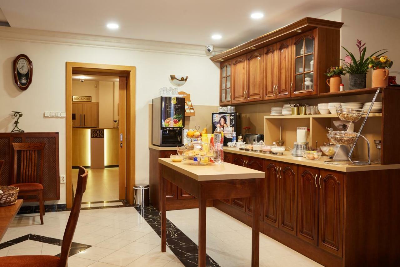 Gold House Pension Balatonfured Bagian luar foto