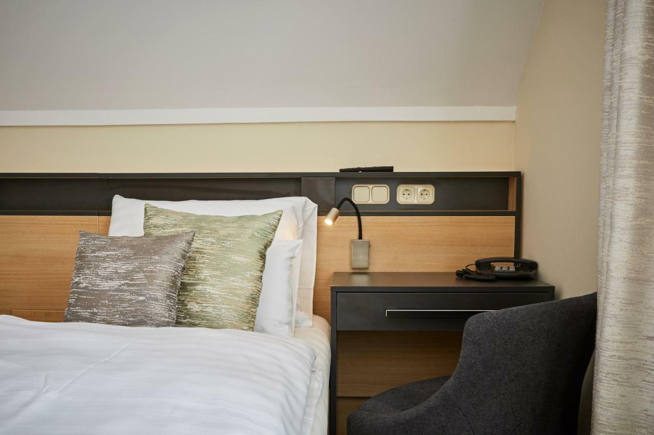 Gold House Pension Balatonfured Bagian luar foto