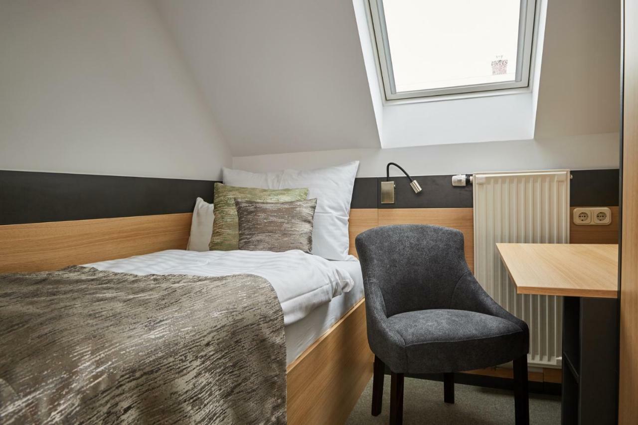 Gold House Pension Balatonfured Bagian luar foto