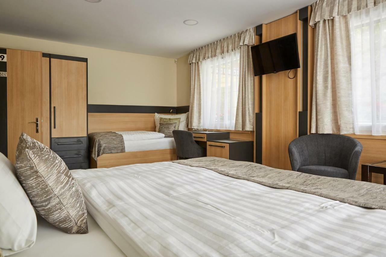 Gold House Pension Balatonfured Bagian luar foto