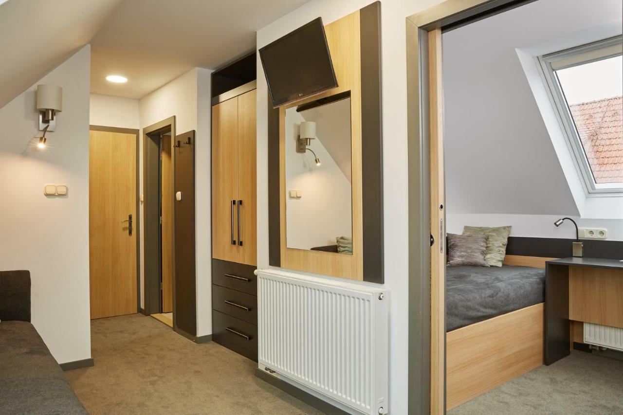 Gold House Pension Balatonfured Bagian luar foto