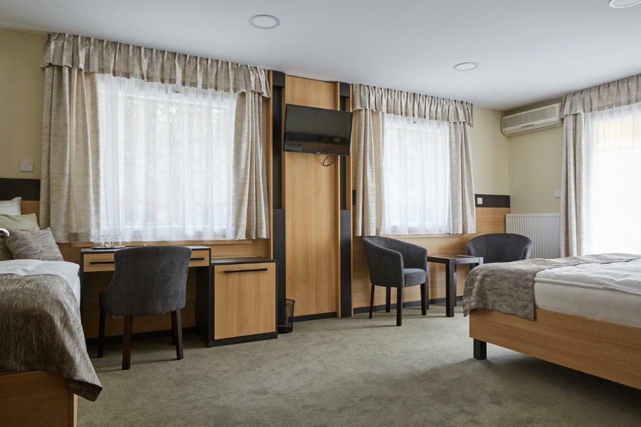 Gold House Pension Balatonfured Bagian luar foto