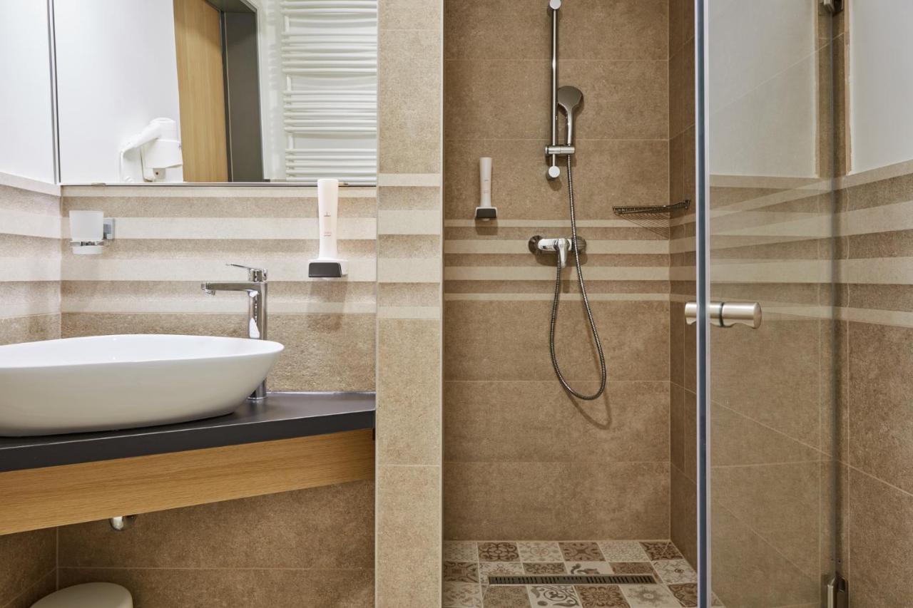 Gold House Pension Balatonfured Bagian luar foto
