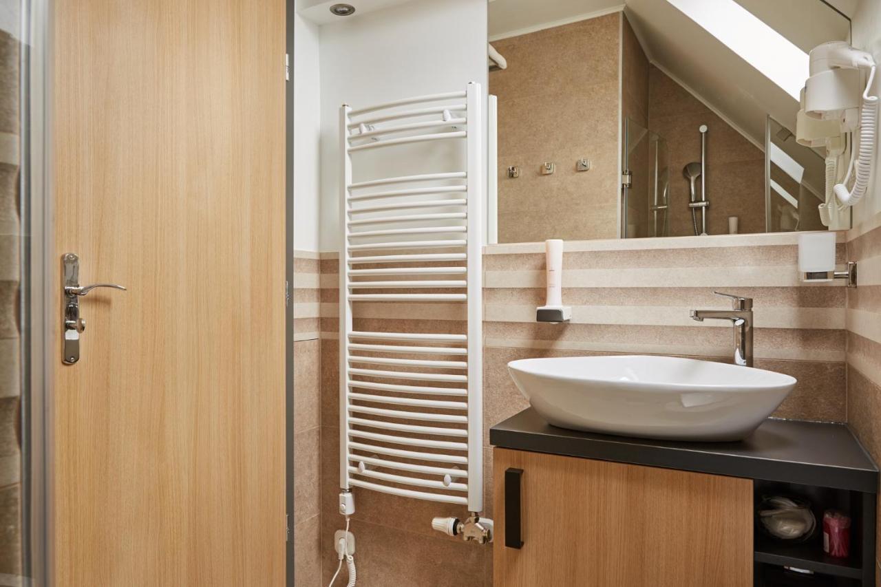 Gold House Pension Balatonfured Bagian luar foto